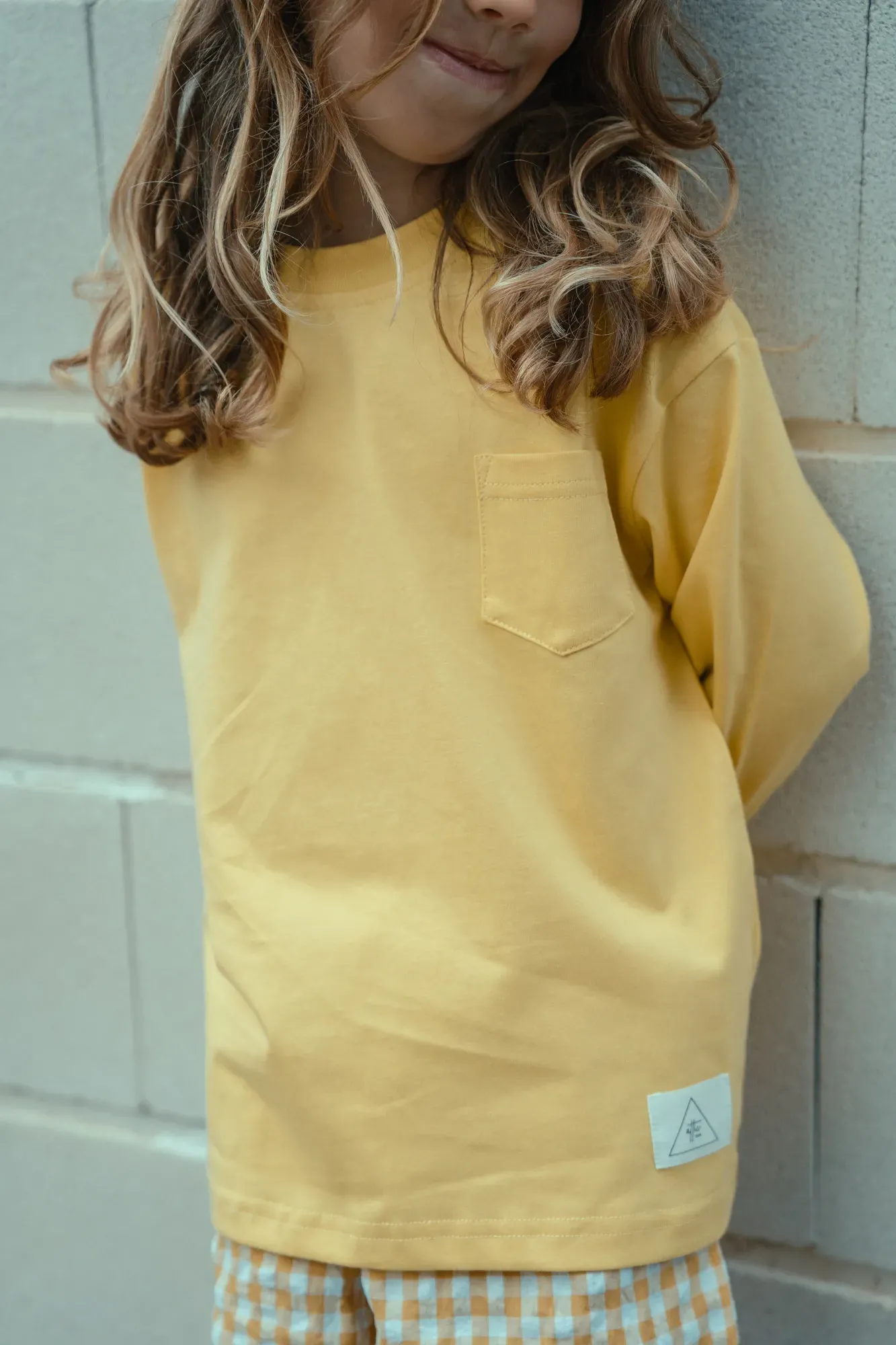Camiseta Lisa Bolsillo Amarilla