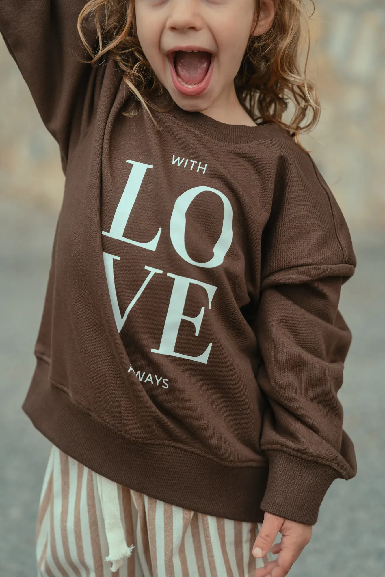 Sudadera Love Marrón