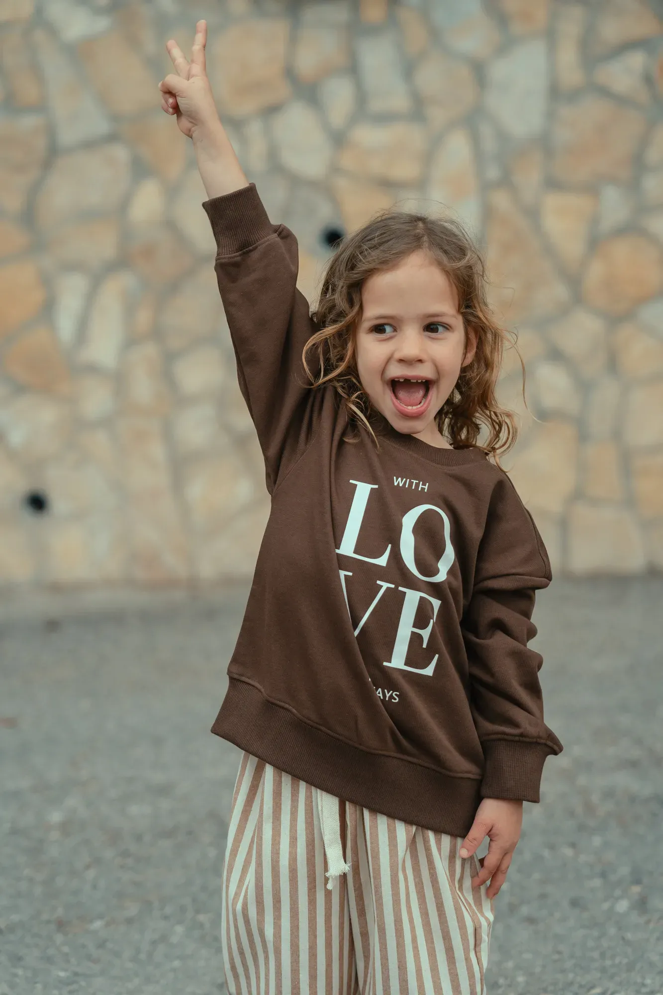 Sudadera Love Marrón