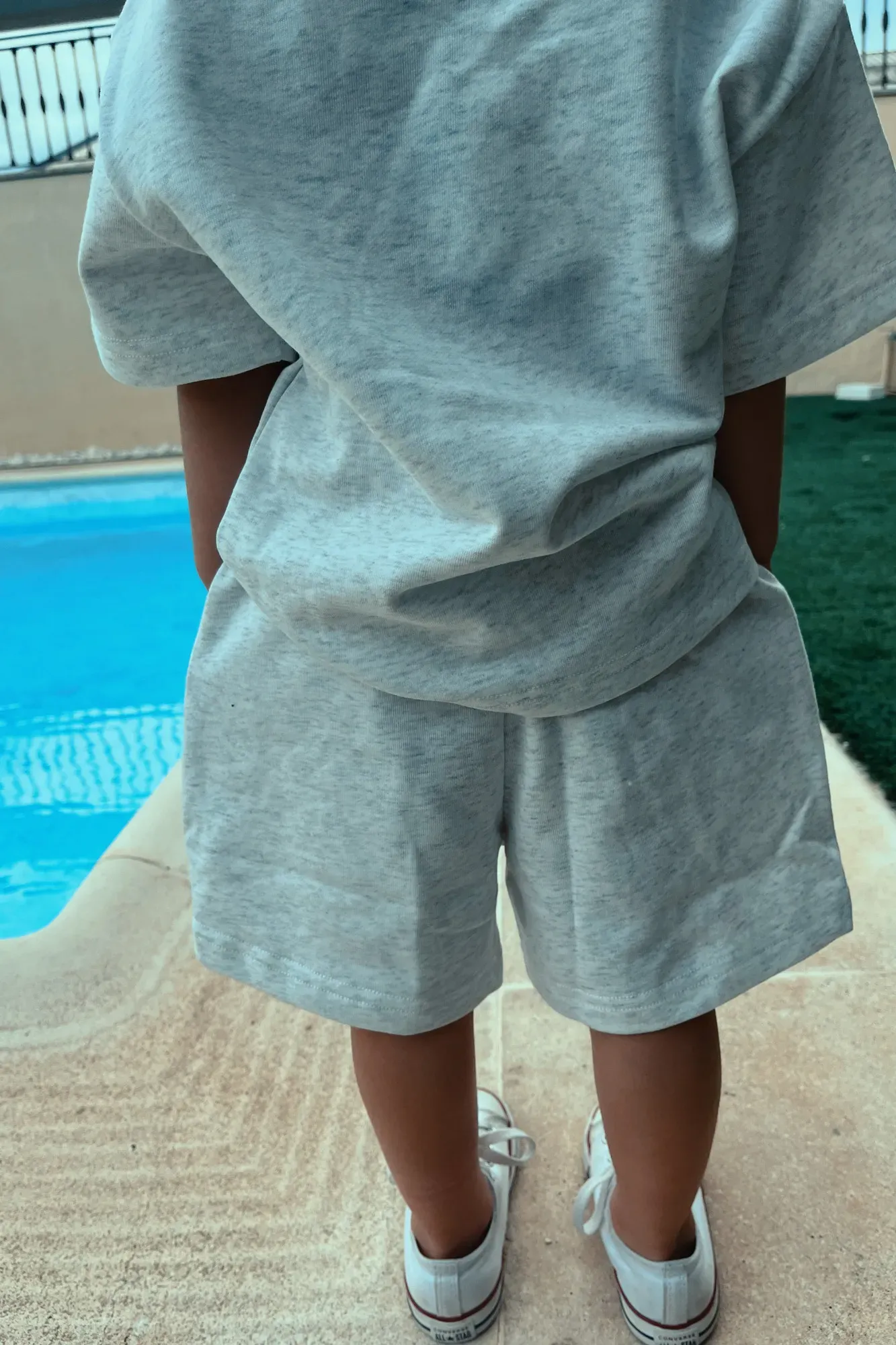 Pantalón Corto Liso Gris