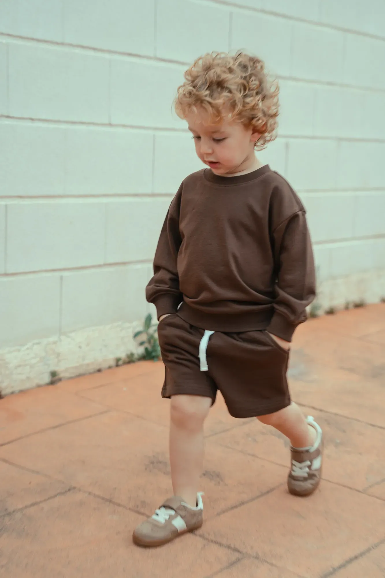 Pantalón Corto Liso Marrón