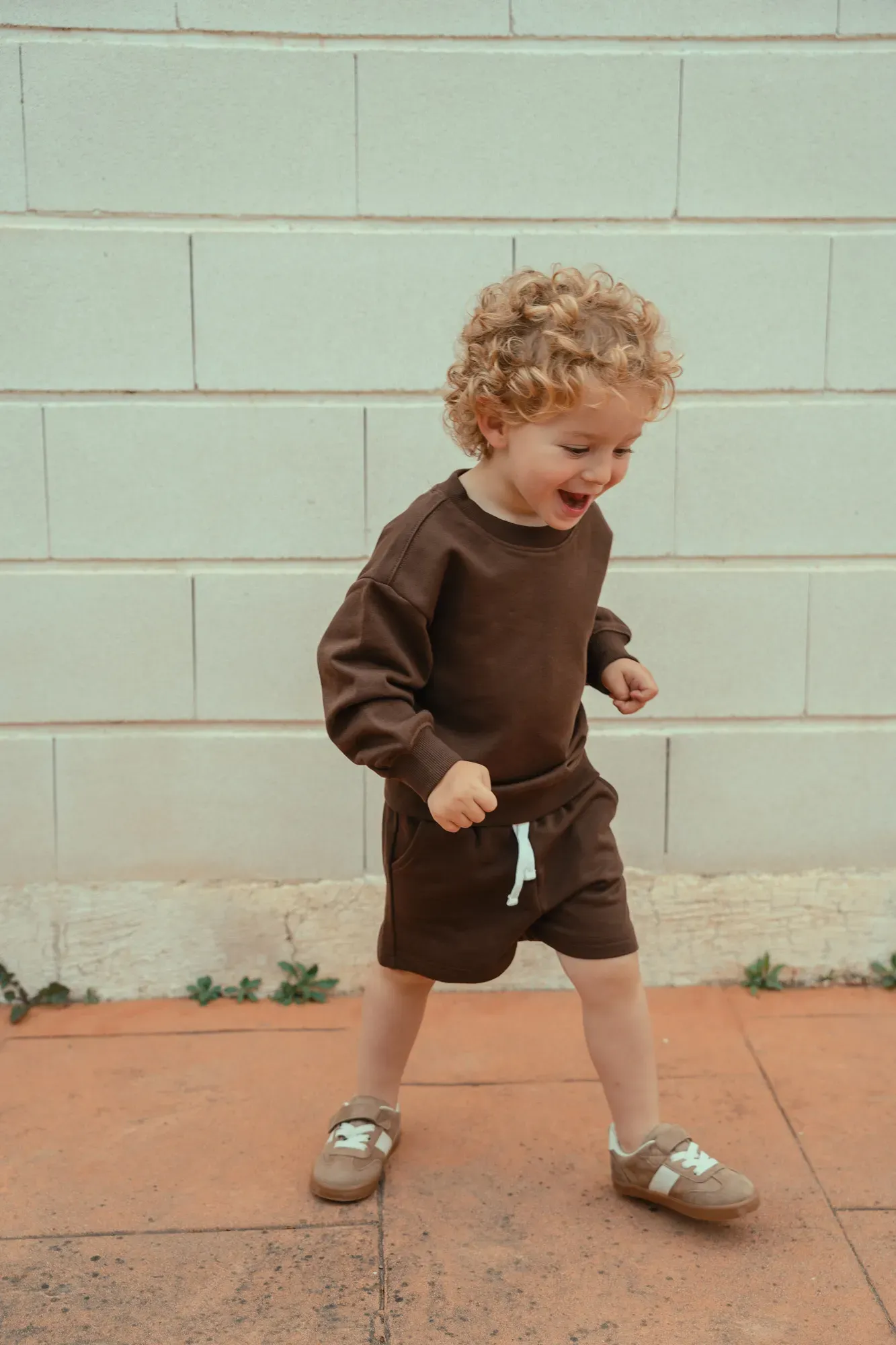 Pantalón Corto Liso Marrón