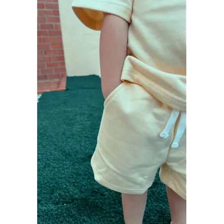 Pantalón Corto Liso Amarillo